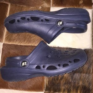 bare traps crocs